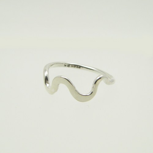 Meandering ring